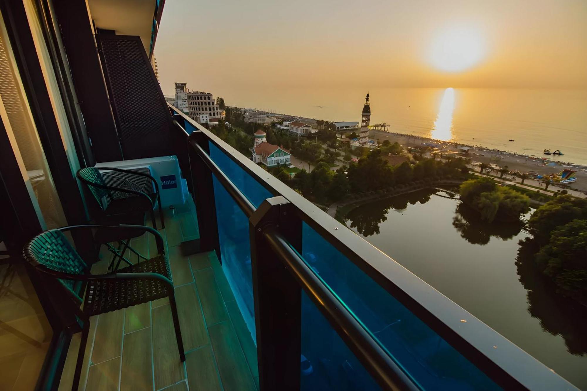 Appartamento View From Above Orbi City Batumi Esterno foto